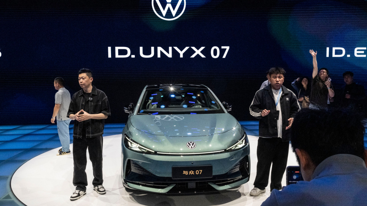 Volkswagen 100 bin kişiyi işten çıkartmaya hazırlanıyor: Tarihin en büyük küçülme operasyonu, zarar 4 milyar dolar