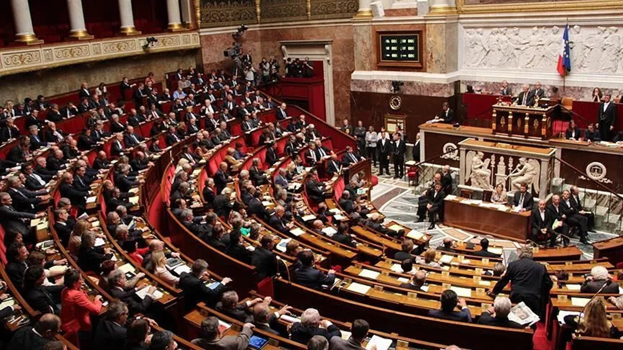 Fransa'da parlamentodan 'ölmeye yardım' yasasına onay