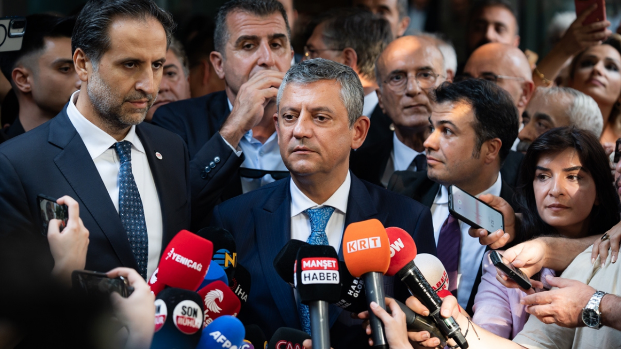 Özgür Özel '200'ün üzerinde belediye katılacak' demişti: CHP'li belediyelerde istifalar peş peşe geldi