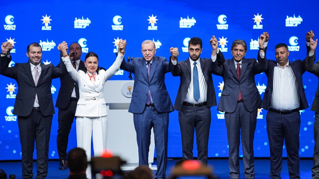 Tuzla, Çekmeköy, Şile: CHP'li iki belediye başkanı ve bir belediye başkanvekili AK Parti'ye geçti