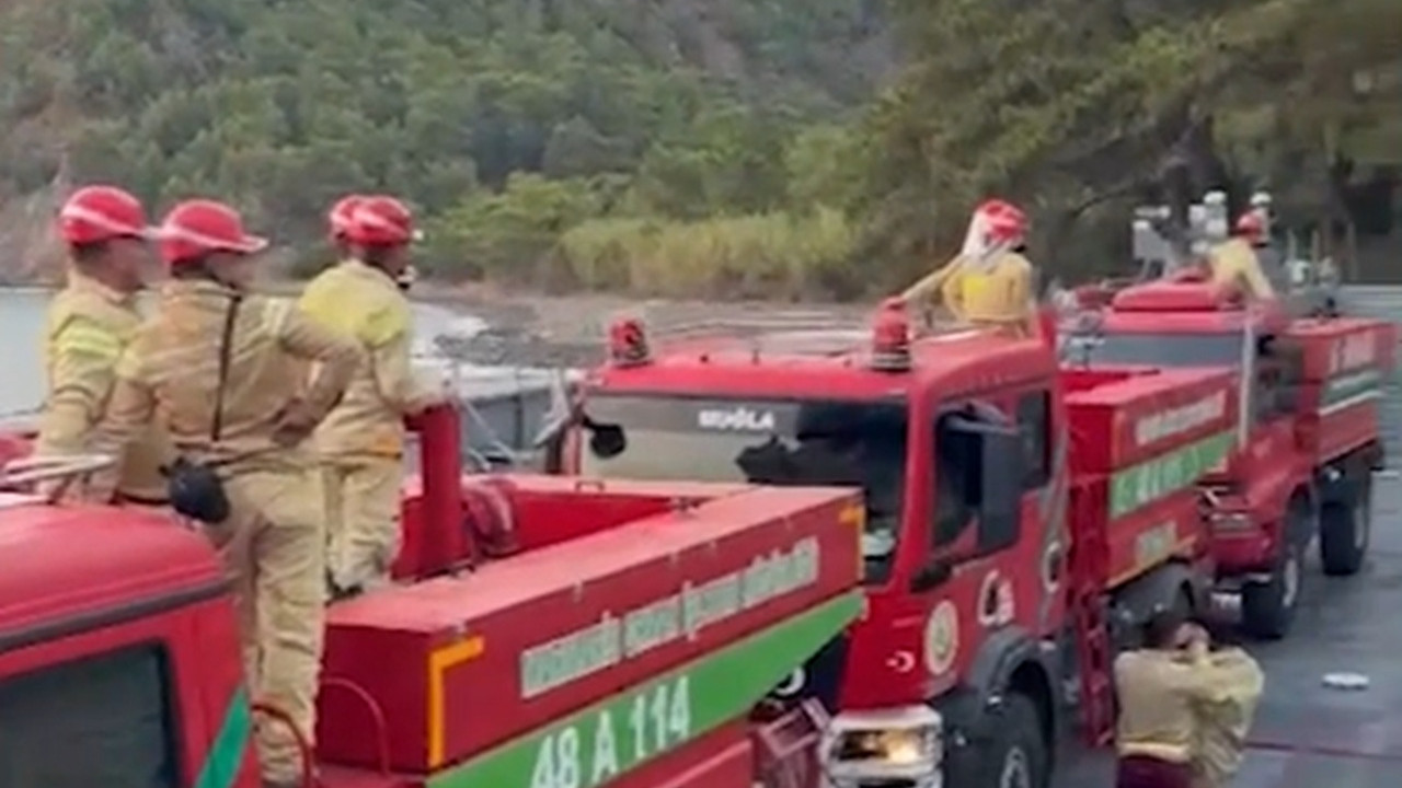 Marmaris'te orman yangını: Çıkarma gemileriyle arazöz taşındı