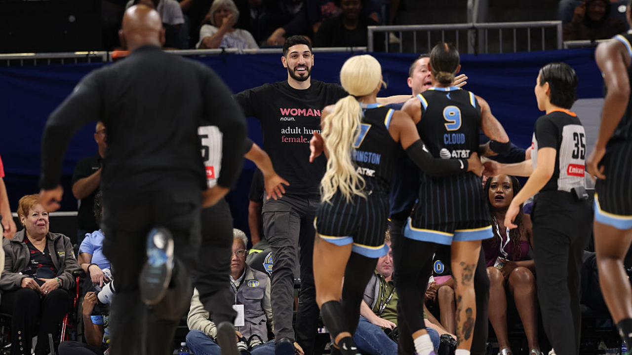 "Kendimi kadın hissediyorum" demişti: WNBA maçına giden Enes Kanter salondan atıldı