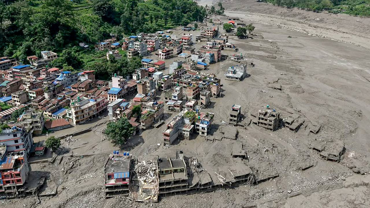 Nepal ikinci felaketi bekliyor: Baraj gölü sızdırmaya başladı, halka yükseklere çıkın çağrısı yapıldı