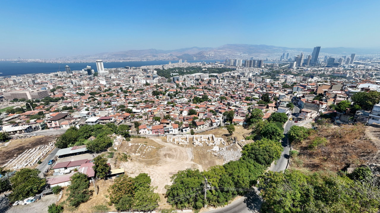 İzmir'deki iki bin yıllık gizem: Smyrna Agorası’nda antik kanalın kaynağı aranıyor