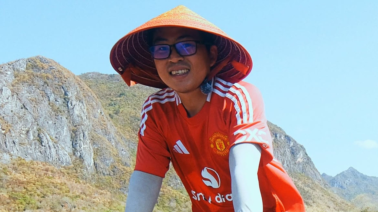 174 gündür yolda, rotası İstanbul'dan geçiyor: Vietnamlı Gom'un Old Trafford hayali
