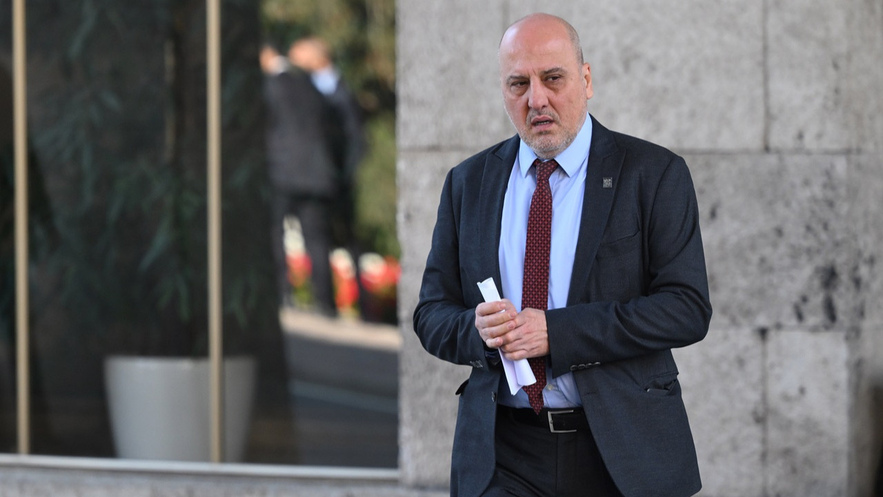 'Fon krizi' haberlerine erişim engeli Meclis gündeminde: "Bu kararları alanların fonlara dahli var mı?"