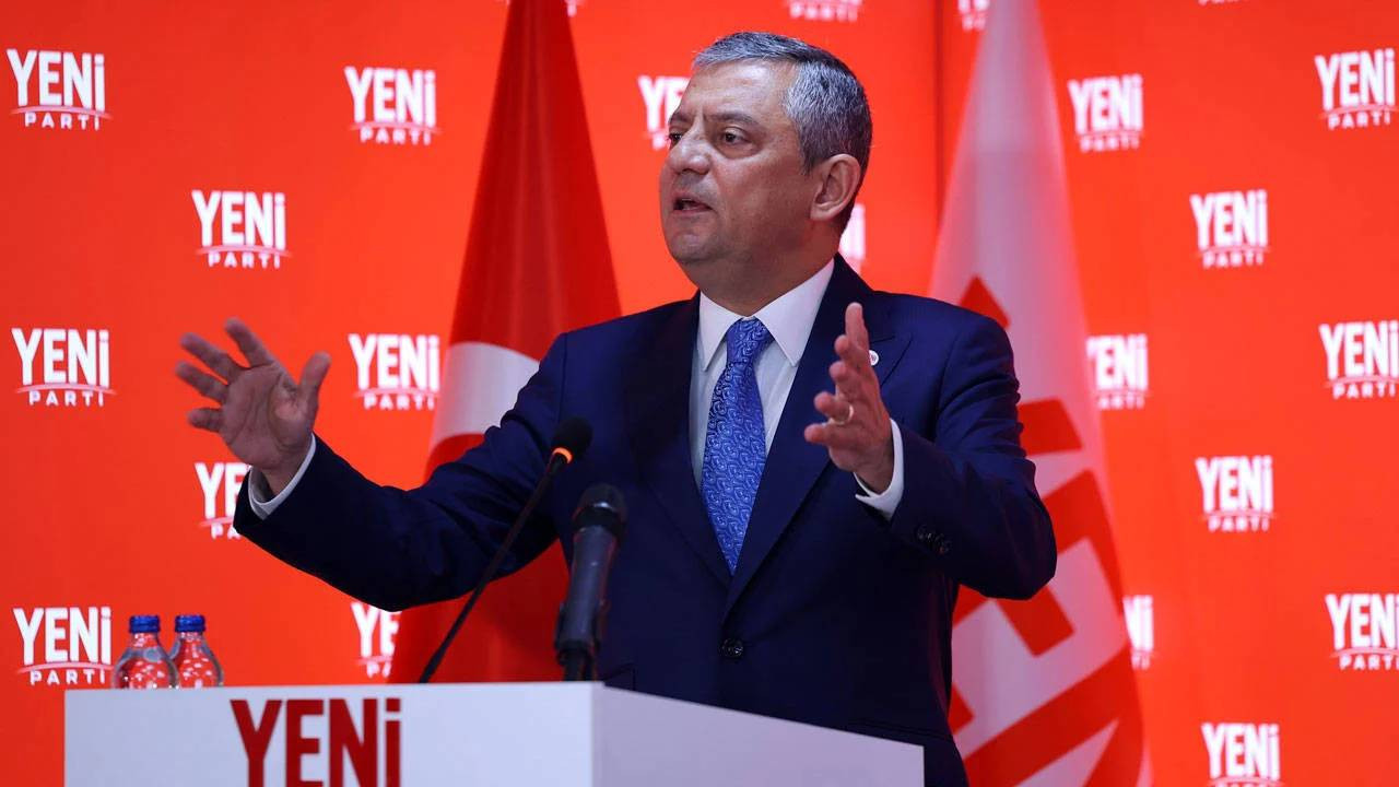 Özgür Özel'den fon açıklaması: Soygunun ekonomiye maliyeti 90 milyar dolar