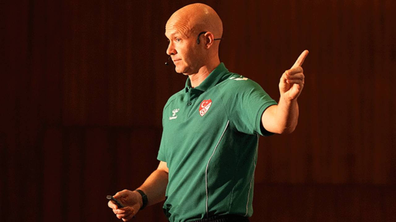 MHK duyurdu: Süper Lig'de hakemleri Anthony Taylor atayacak