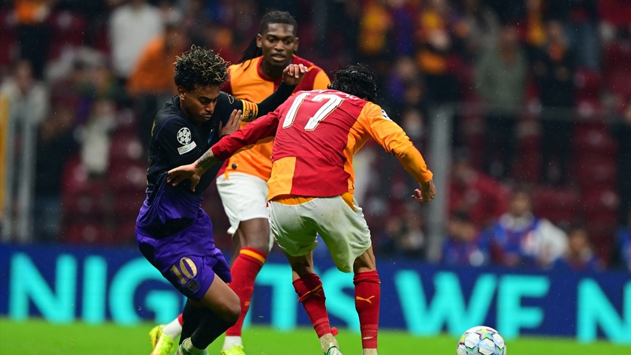 Barcelona'ya yenilen Galatasaray, Devler Ligi'nde puanla tanışamadı