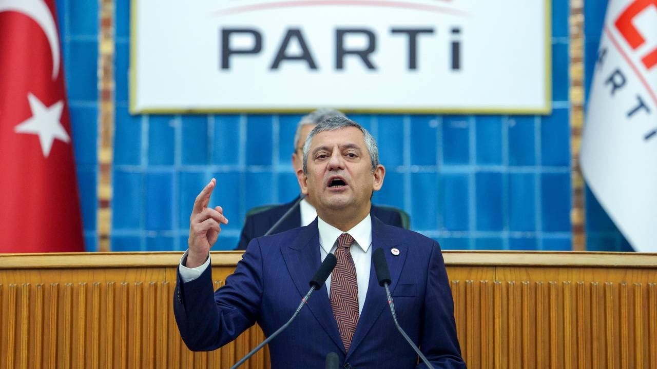 Yeni Parti lideri Özel: Fon vurgununun maliyeti 110 milyar dolar